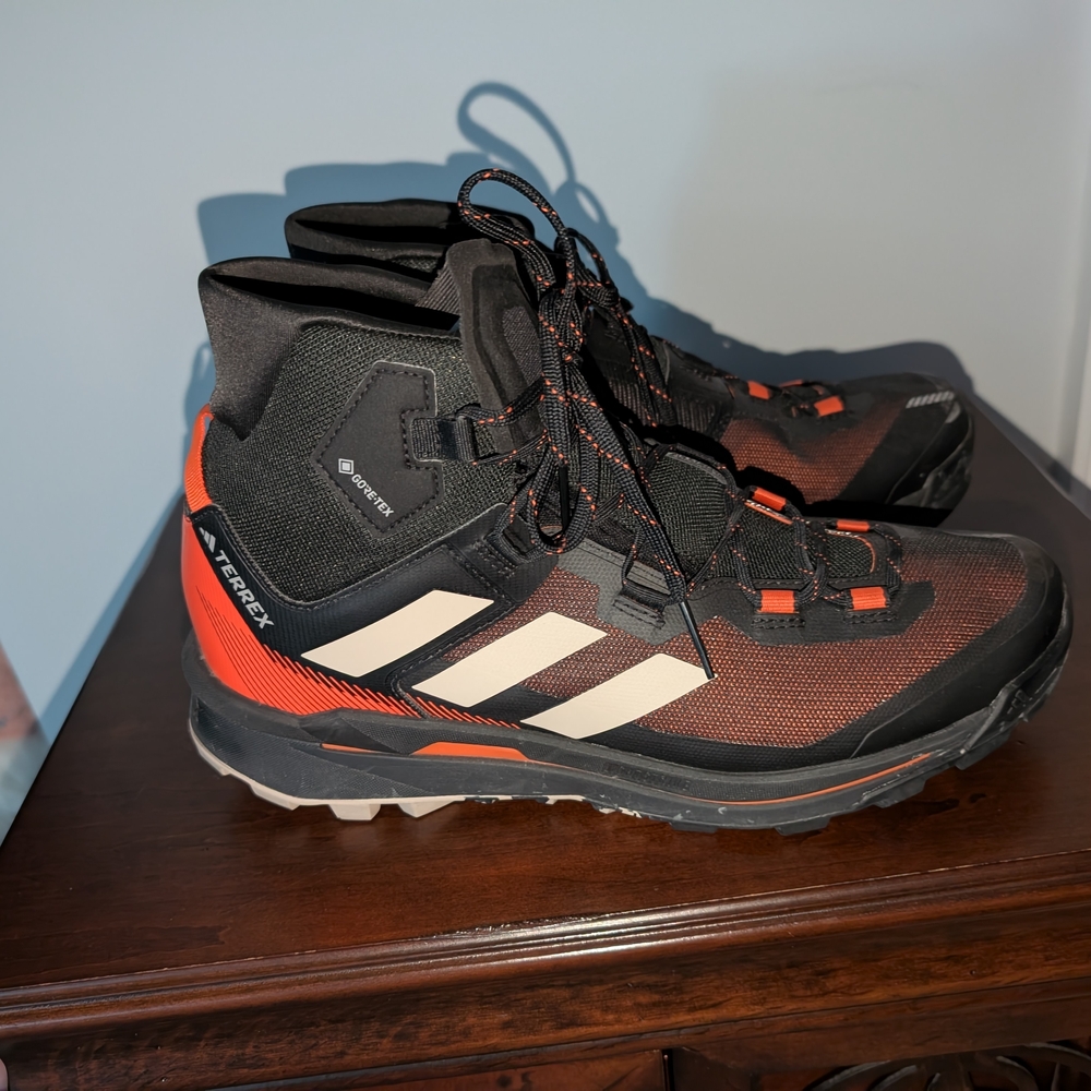 adidas Men's Terrex SkychaseMid-Cut Gore-Tex Men's Trail Shoes - Black & Orange